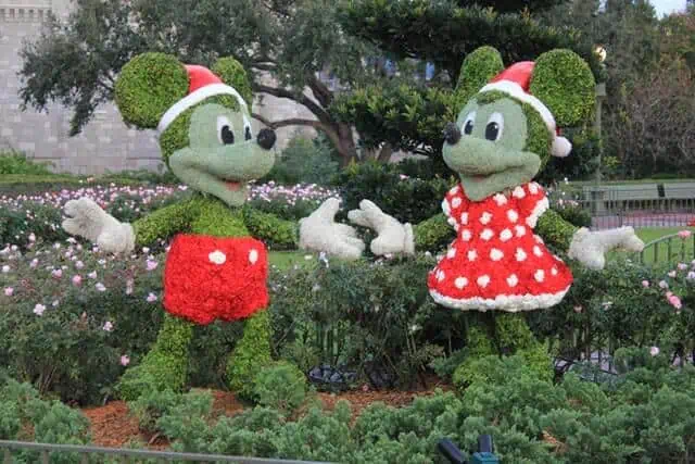MIckey Minnie at holiday time