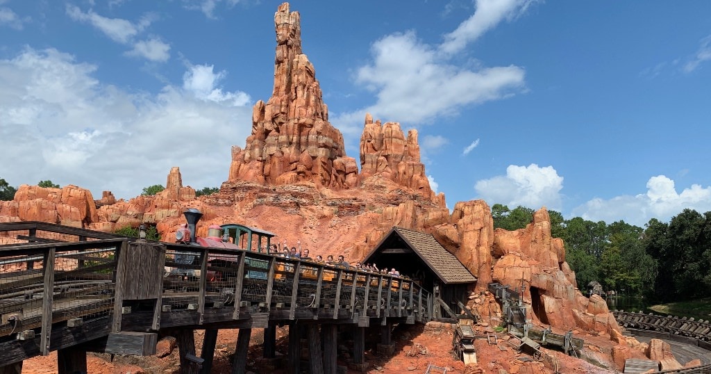 Guide to Rope Drop Magic Kingdom in Disney World Magical Guides