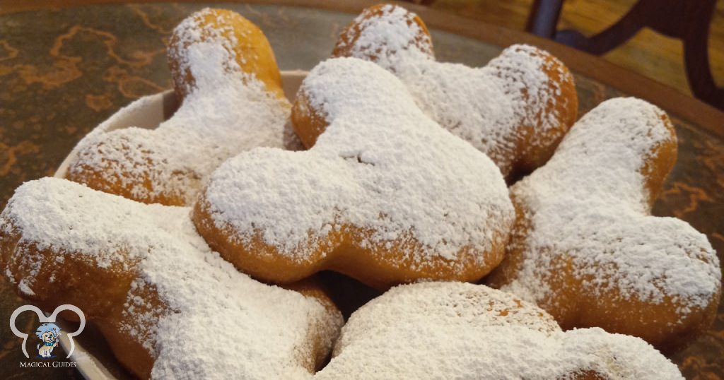 Beignets with powdered sugar