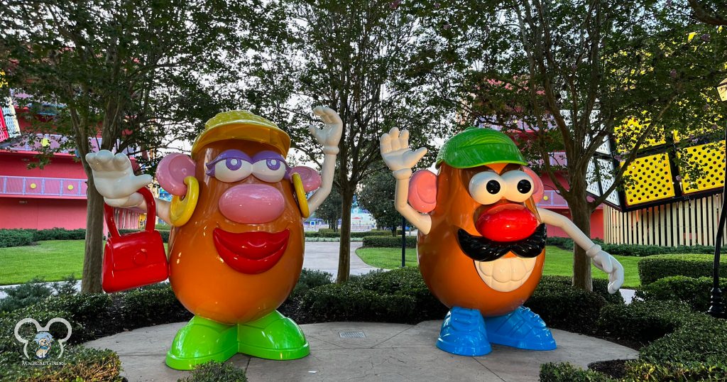 Mr & Mrs Potato head statues on the walkway at Disney's Pop Century Resort