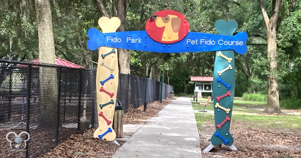 Dog Park next to Pet Paradise Winter Garden. This was a very busy dog park so use caution when bringing your pet here.