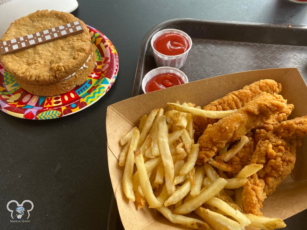 The Backlot Express offers chicken tenders, cheeseburgers, sandwiches, and a salad. Don't forget to order the unique dessert like the Wookie cookie.